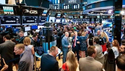 Deepseek的崛起，倒逼全球资产价格重塑，美股期货比特币全部暴跌