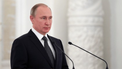 普京再次穿上军装,聚集十万大军,关键时刻印度也派出军人加入,莫迪无惧西方脸色