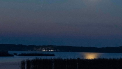 星空相册|昴星团伴月 天宇上演“星月对话”