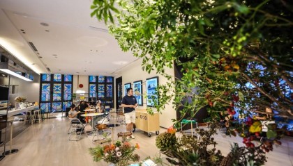 外滩区域首个外摆位,是怎么“挖”出来的?