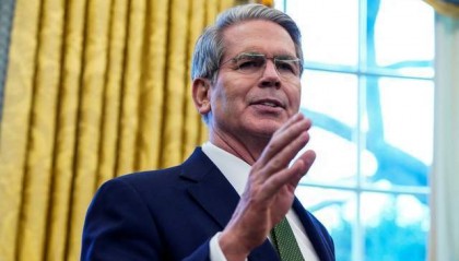 美财长急眼：人民币不能自由兑换，别想挑战美元！