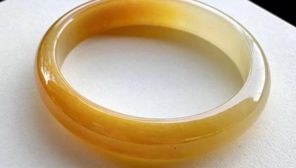 翡翠手镯怎么买？