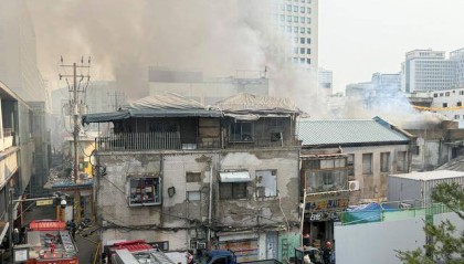 韩国首尔市中心发生火灾 伤亡损失不明