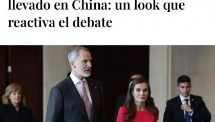 西班牙王后中国行礼服引全网竞猜，一袭亮玫红裙惊艳全网！