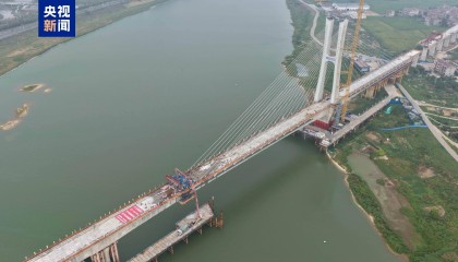 昌九高铁南昌扬子洲赣江公铁大桥主桥顺利合龙