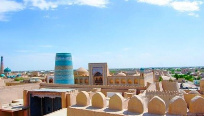 乌兹别克斯坦在塔什干机场开通人民币兑换业务