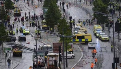 英国利物浦市中心发生汽车冲撞人群事件 多人受伤