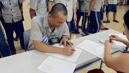 服刑人员可以花钱买刑期吗？