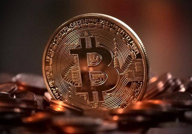 比特币波动加剧！揭秘交易员对冲操作