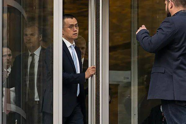 赤裸裸的权钱交易？特朗普家族被曝和币安谈入股