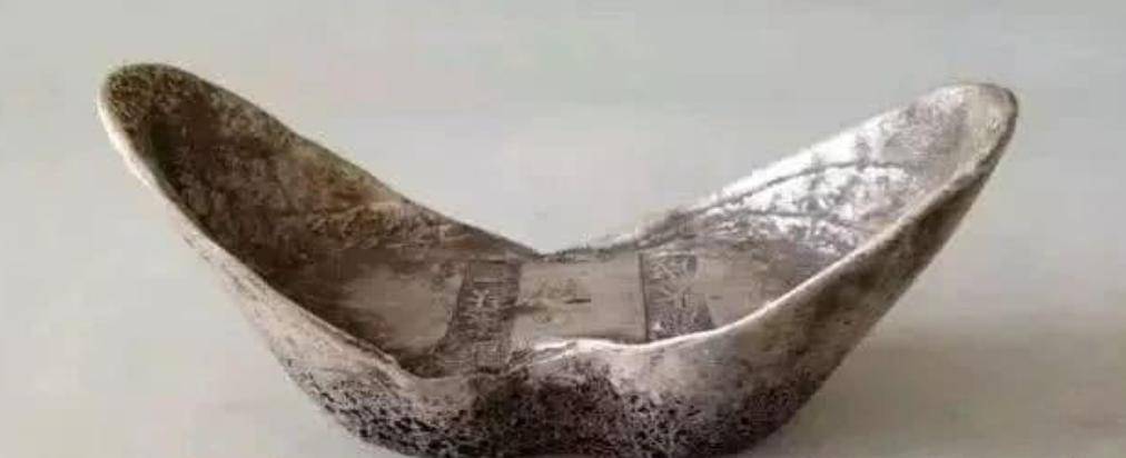古代的一两银子，约等于现在多少人民币？看看你每个月能拿几两？