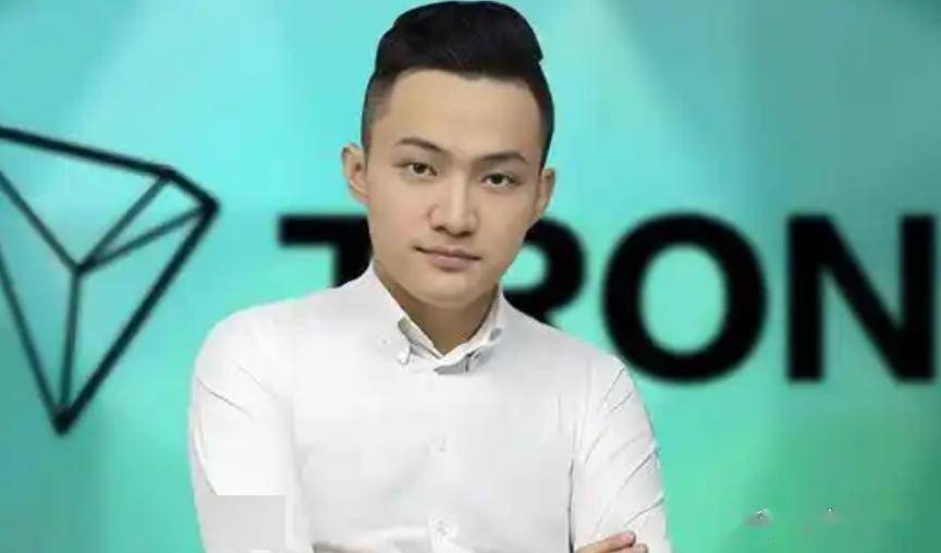 孙宇晨到底有多少钱？据彭博报道，孙拥有1.7万枚比特币，当年孙花4500万元买一根香蕉，现在想想是不是合理了