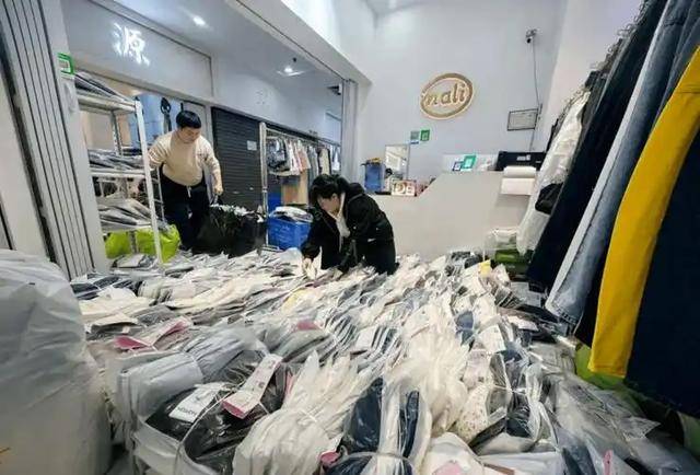 2011年，倾家荡产买下10万个比特币的新东方老师，如今后悔了吗？