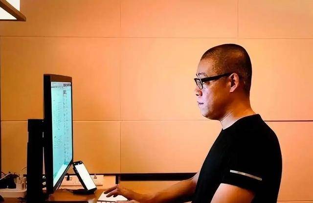 2011年，倾家荡产买下10万个比特币的新东方老师，如今后悔了吗？