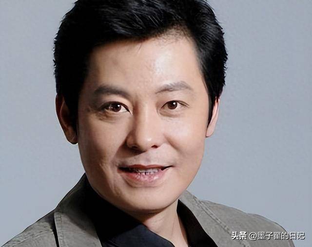 国内赚钱国外花？知名演员炫耀美国生活，声称我努力我尽情享受