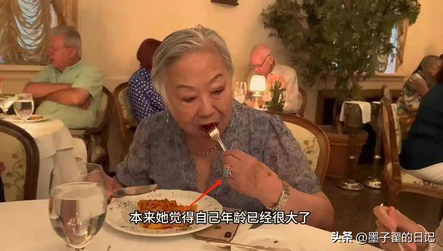 国内赚钱国外花？知名演员炫耀美国生活，声称我努力我尽情享受