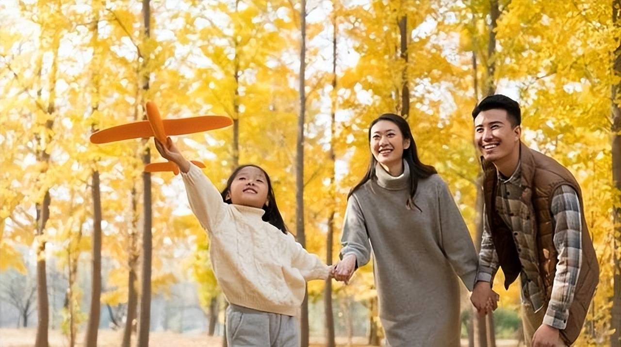 生育寒潮！中国生育率跌破底线，会走上韩式人口灾难不归路吗？