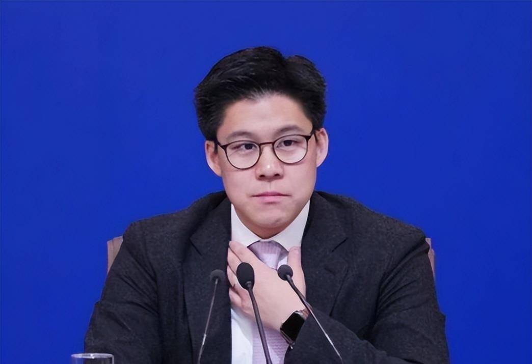香港大火捐款，韩红基金会捐款千万，霍启刚代表家族支援